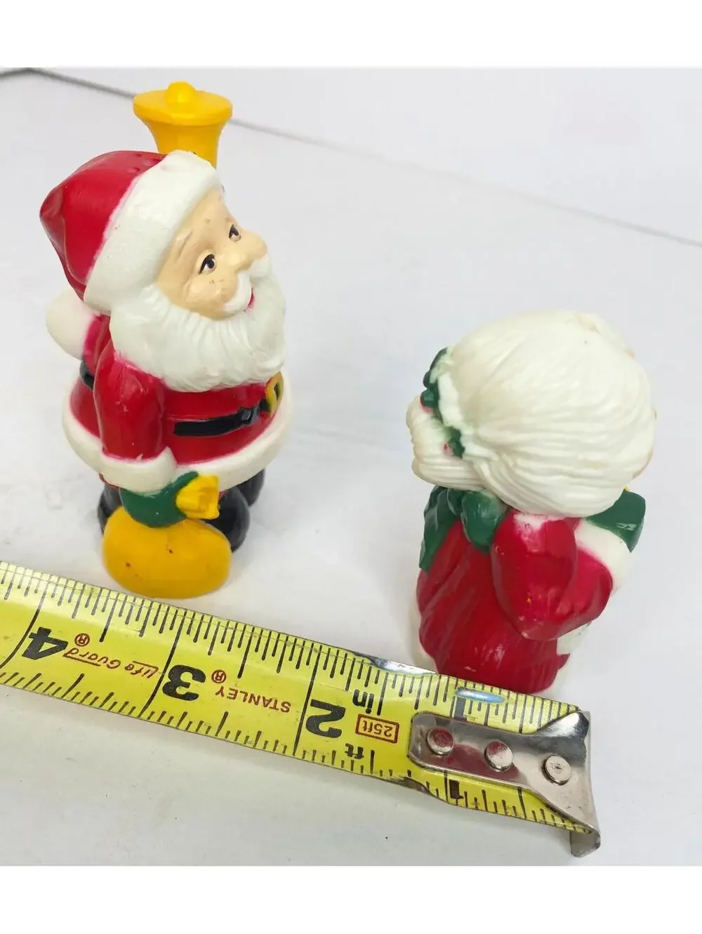 Vintage- 1986 McCrory Corp Mr. and Mrs. Claus Salt and Pepper Shakers